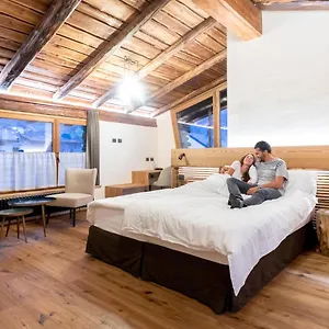 Curt Di Clement Eco Mobility Hotel Tirano